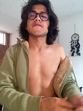 Snapshot of shadowsofgarden chatting on 03/04/25, 02:21 shadowsofgarden online show from 03/04/25, 02:21