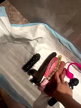 Mia-77 online show from 11/28/25, 09:34