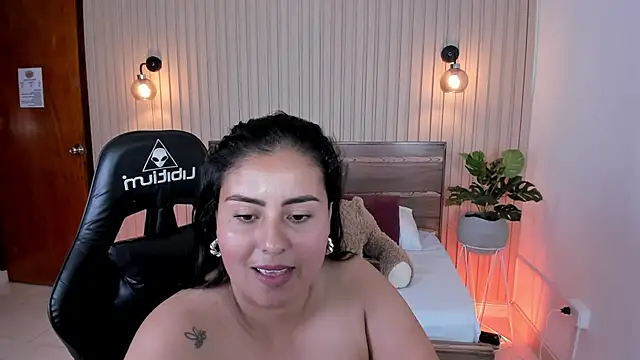 Snapshot of sol_valeria chatting on 02/26/25, 10:09 sol valeria online show from 02/26/25, 10:09