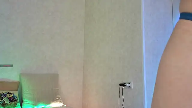 Roseaa online show from 04/23/26, 01:57