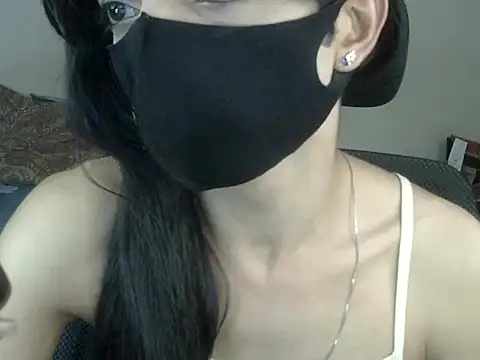 Snapshot of YourCDBitch chatting on 10/04/25, 08:07 YourCDBitch online show from 10/04/25, 08:07