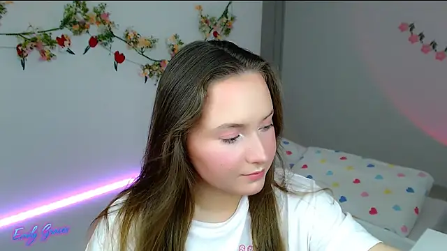 Snapshot of EmilyxxGraces chatting on 04/29/26, 06:14 EmilyxxGraces online show from 04/29/26, 06:14