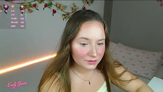 Snapshot of EmilyxxGraces chatting on 05/27/26, 12:18 EmilyxxGraces online show from 05/27/26, 12:18