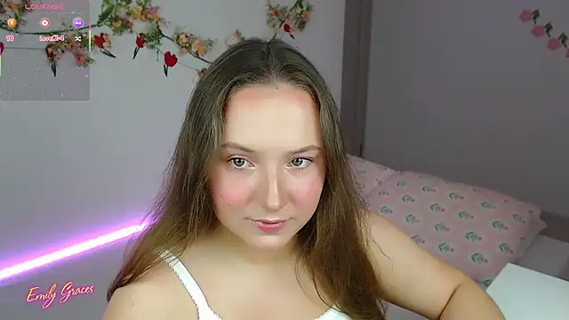 Snapshot of EmilyxxGraces chatting on 05/30/26, 12:19 EmilyxxGraces online show from 05/30/26, 12:19