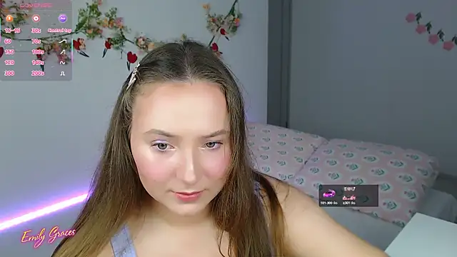 Snapshot of EmilyxxGraces chatting on 05/31/26, 10:55 EmilyxxGraces online show from 05/31/26, 10:55