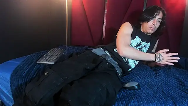 ParanoidTemptaion  online show from 02/20/25, 03:41