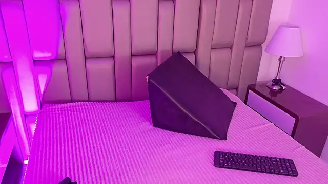ParanoidTemptaion  online show from 06/21/26, 10:34