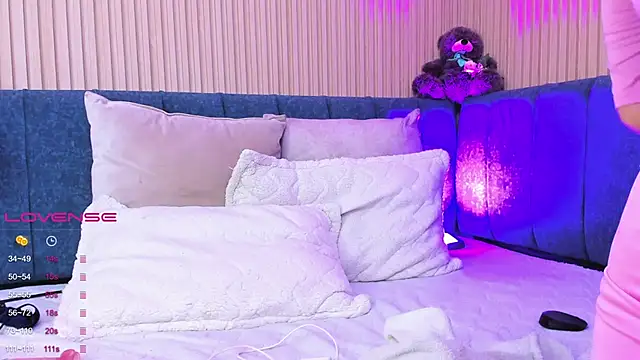 elizabeth 20 online show from 03/06/25, 10:26