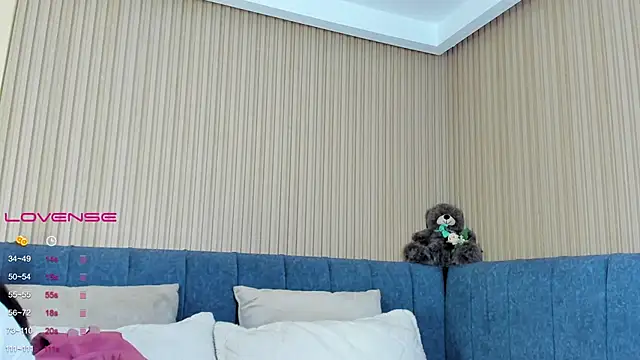 elizabeth 20 online show from 03/11/25, 07:03