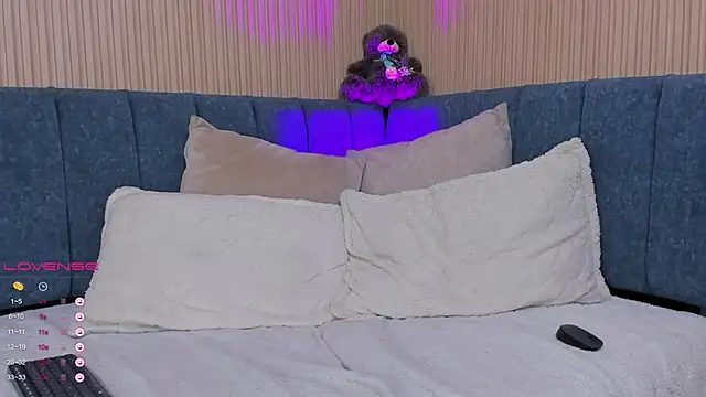 elizabeth 20 online show from 03/22/25, 10:26