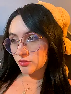 Snapshot of ValentinaOrtiz3 chatting on 11/05/25, 01:27 ValentinaOrtiz3 online show from 11/05/25, 01:27