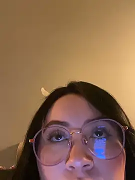 Snapshot of ValentinaOrtiz3 chatting on 11/06/25, 02:12 ValentinaOrtiz3 online show from 11/06/25, 02:12