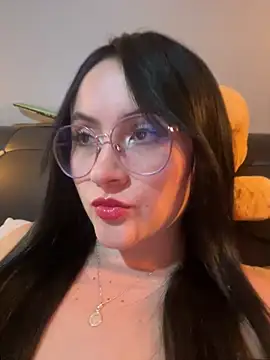 Snapshot of ValentinaOrtiz3 chatting on 11/09/25, 01:59 ValentinaOrtiz3 online show from 11/09/25, 01:59