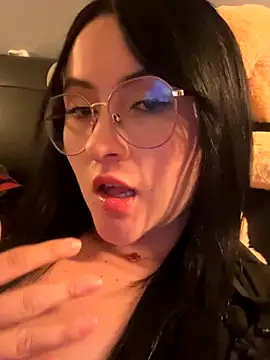 Snapshot of ValentinaOrtiz3 chatting on 11/16/25, 03:01 ValentinaOrtiz3 online show from 11/16/25, 03:01