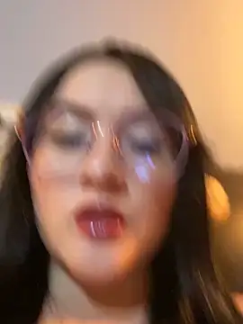 Snapshot of ValentinaOrtiz3 chatting on 11/20/25, 12:22 ValentinaOrtiz3 online show from 11/20/25, 12:22