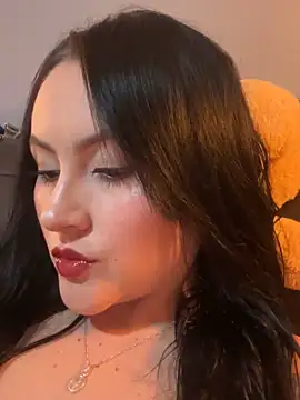 Snapshot of ValentinaOrtiz3 chatting on 11/28/25, 02:14 ValentinaOrtiz3 online show from 11/28/25, 02:14