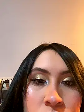 Snapshot of ValentinaOrtiz3 chatting on 12/02/25, 01:44 ValentinaOrtiz3 online show from 12/02/25, 01:44