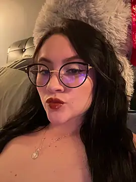 ValentinaOrtiz3 online show from 03/06/26, 12:07