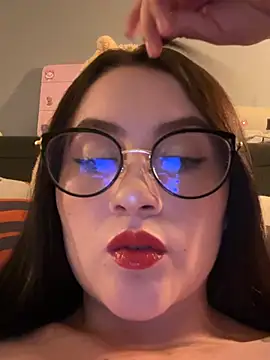 Snapshot of ValentinaOrtiz3 chatting on 06/01/26, 11:17 ValentinaOrtiz3 online show from 06/01/26, 11:17