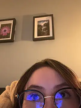 Snapshot of ValentinaOrtiz3 chatting on 06/19/26, 03:44 ValentinaOrtiz3 online show from 06/19/26, 03:44