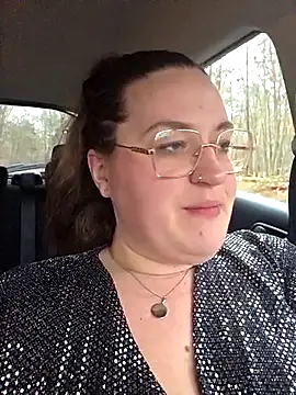 Snapshot of justtess chatting on 11/20/25, 02:39 justtess online show from 11/20/25, 02:39