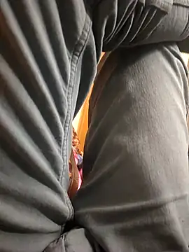 Snapshot of venky2026 chatting on 02/19/25, 06:44 venky2026 online show from 02/19/25, 06:44