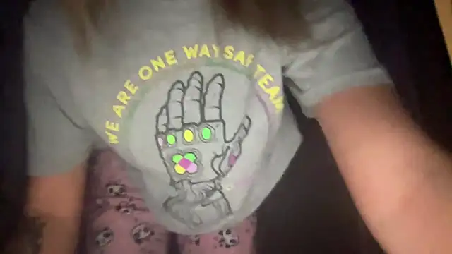 sarrah rossy online show from 11/05/25, 09:48