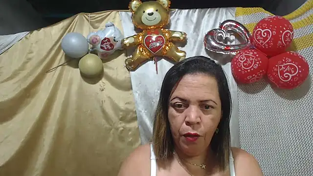 Snapshot of alina_maturehot chatting on 02/23/25, 05:01 alina maturehot online show from 02/23/25, 05:01