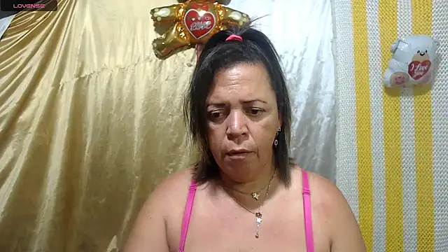 Snapshot of alina_maturehot chatting on 03/01/25, 03:38 alina maturehot online show from 03/01/25, 03:38