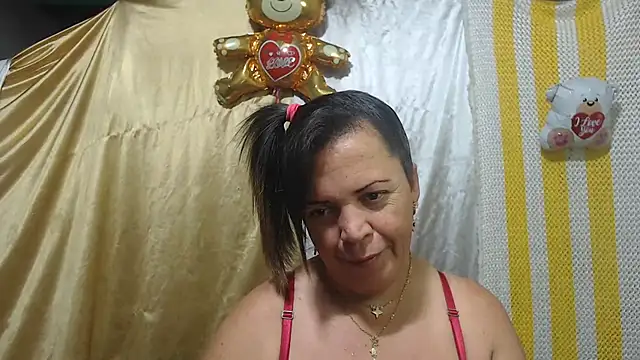 Snapshot of alina_maturehot chatting on 03/08/25, 12:20 alina maturehot online show from 03/08/25, 12:20