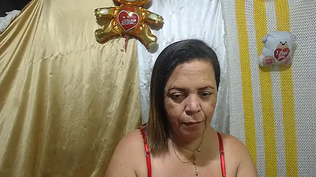 Snapshot of alina_maturehot chatting on 03/10/25, 11:53 alina maturehot online show from 03/10/25, 11:53