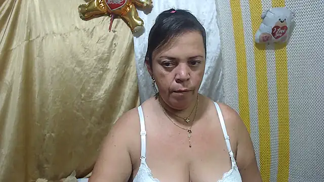 Snapshot of alina_maturehot chatting on 03/15/25, 07:53 alina maturehot online show from 03/15/25, 07:53