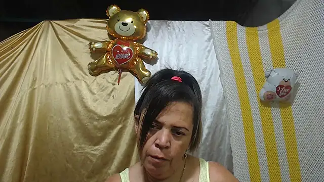Snapshot of alina_maturehot chatting on 03/16/25, 12:00 alina maturehot online show from 03/16/25, 12:00