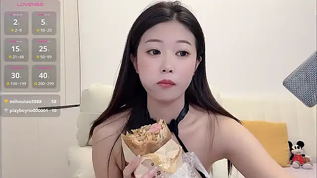 yunyun121 online show from 10/20/25, 03:23