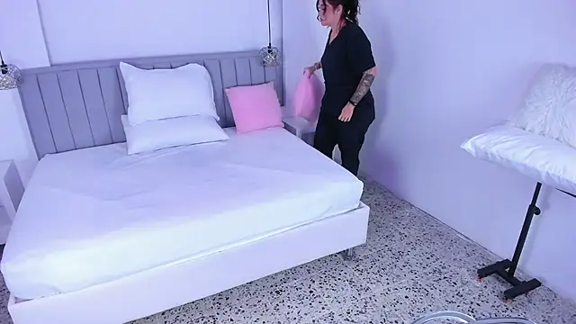 isolari  online show from 12/12/24, 04:15