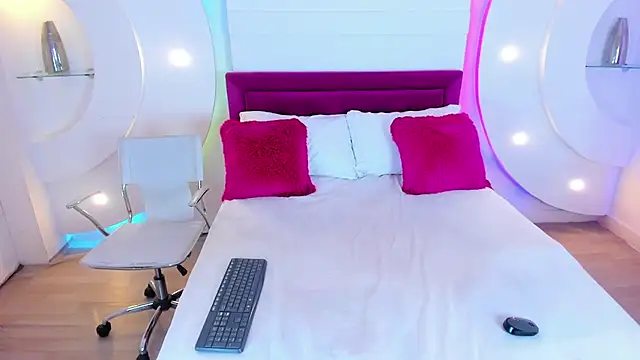 isolari  online show from 02/01/25, 12:05