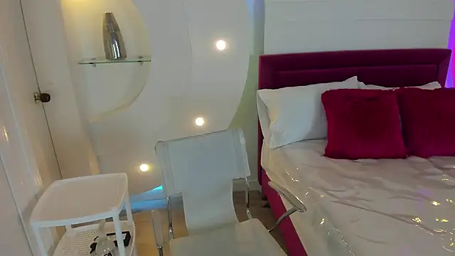 isolari  online show from 02/10/25, 12:08