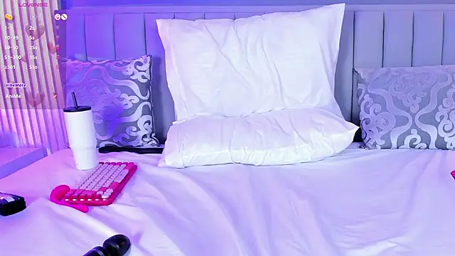 isolari  online show from 03/23/25, 07:42