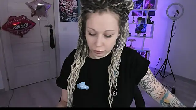 HoneySallyMoore online show from 10/10/25, 06:18