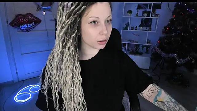 Snapshot of HoneySallyMoore chatting on 01/31/26, 07:11 HoneySallyMoore online show from 01/31/26, 07:11