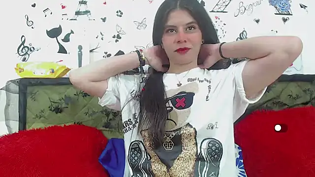 Snapshot of maddiivanova chatting on 03/19/25, 06:24 maddiivanova online show from 03/19/25, 06:24