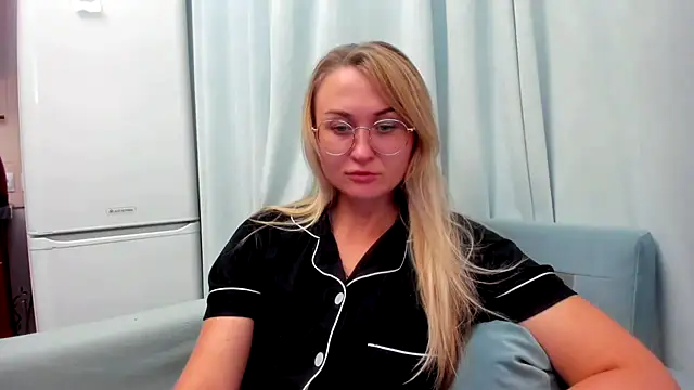 your Goddess Eva online show from 09/19/25, 07:47