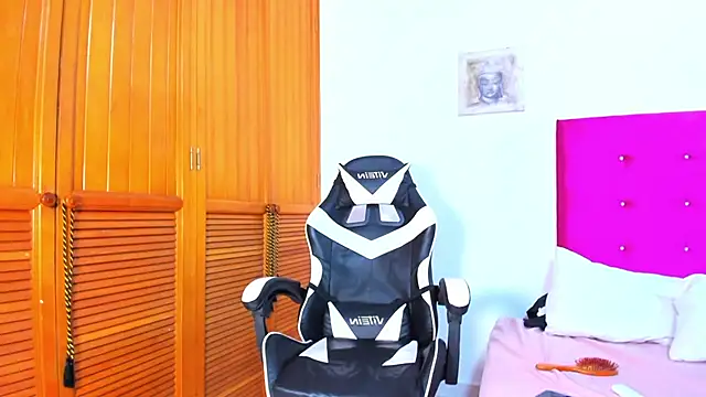 angel starxx online show from 02/20/25, 03:41