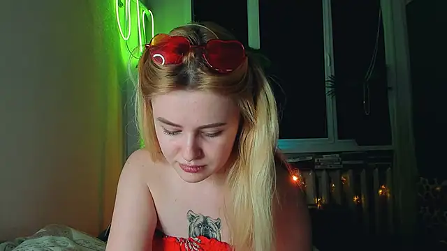 Snapshot of Alexa_Pirs chatting on 03/03/25, 08:32 Alexa Pirs online show from 03/03/25, 08:32