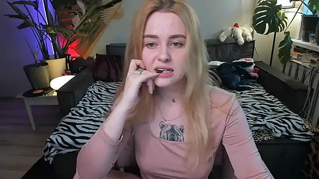 Alexa Pirs online show from 04/06/26, 02:18