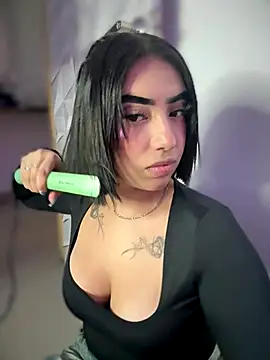 Scarlett-LS online show from 11/22/25, 02:32