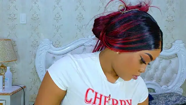 TianahGlow online show from 10/29/25, 09:05