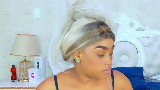 TianahGlow online show from 12/04/25, 09:23