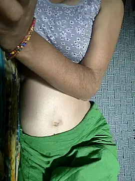 Snapshot of lovely----bhabhi chatting on 02/15/26, 07:51 lovely----bhabhi online show from 02/15/26, 07:51