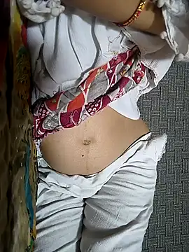 Snapshot of lovely----bhabhi chatting on 02/21/26, 08:26 lovely----bhabhi online show from 02/21/26, 08:26